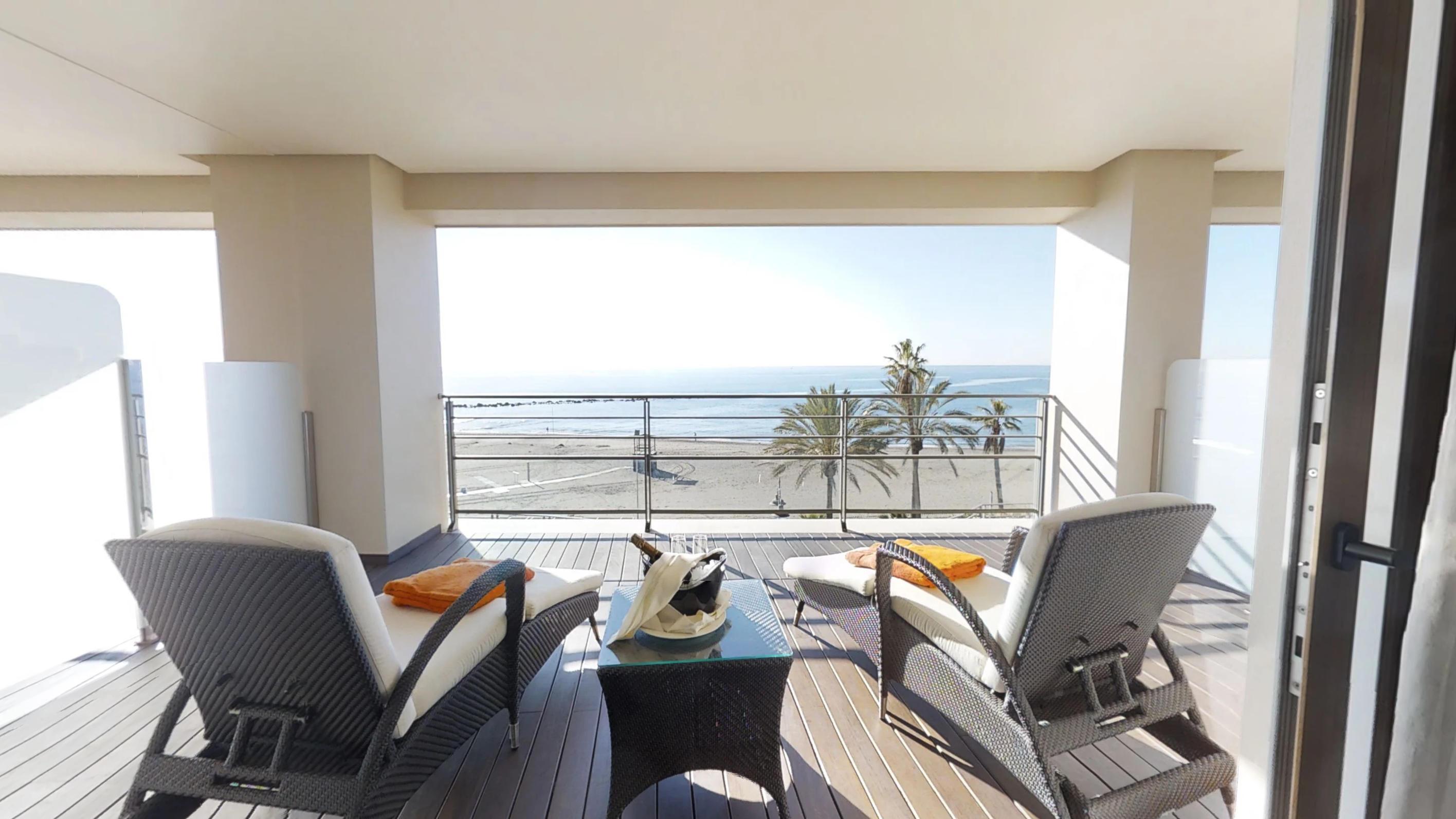Vincci Selección Aleysa Benalmádena Exterior foto A balcony