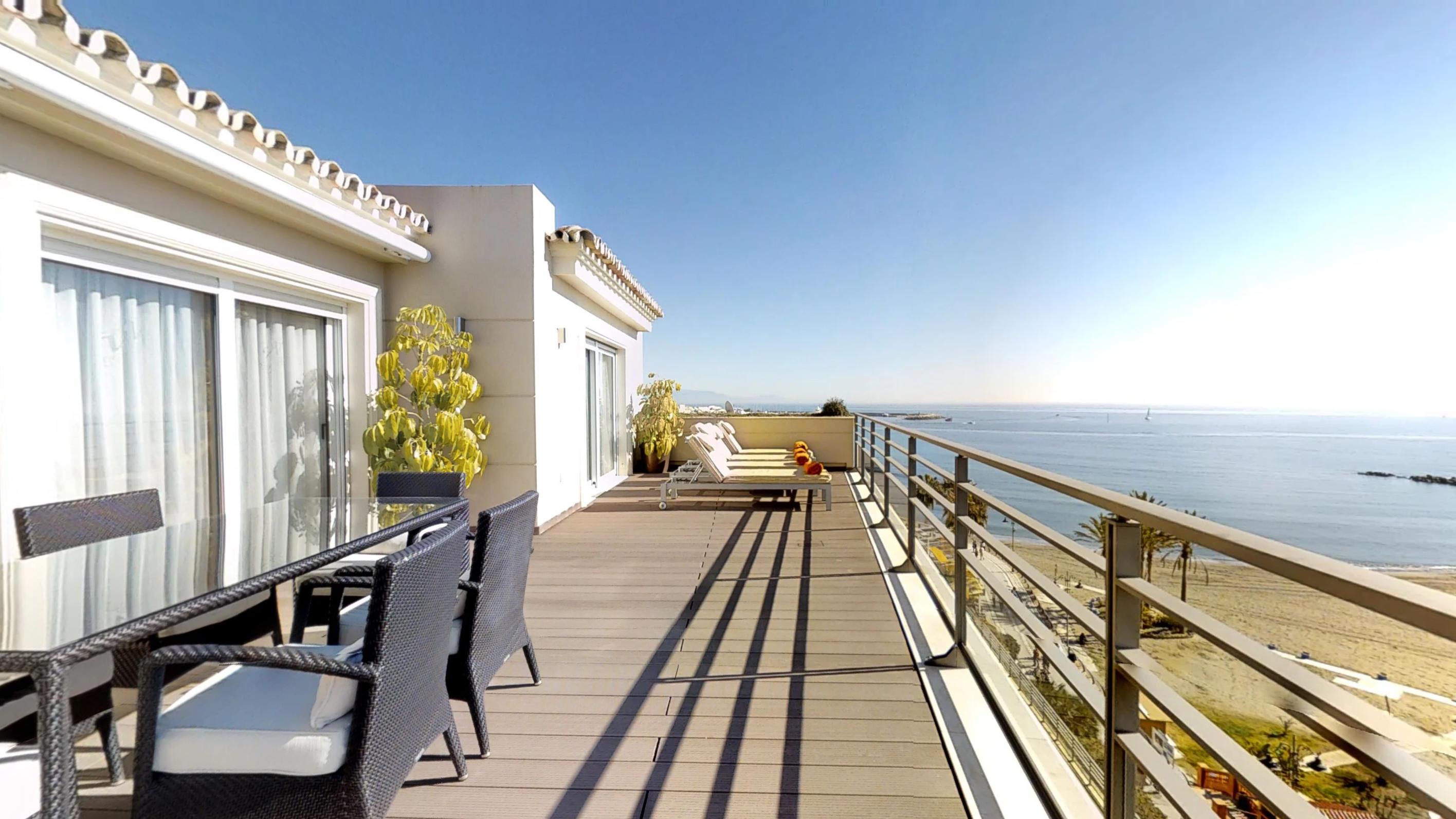 Vincci Selección Aleysa Benalmádena Exterior foto A balcony