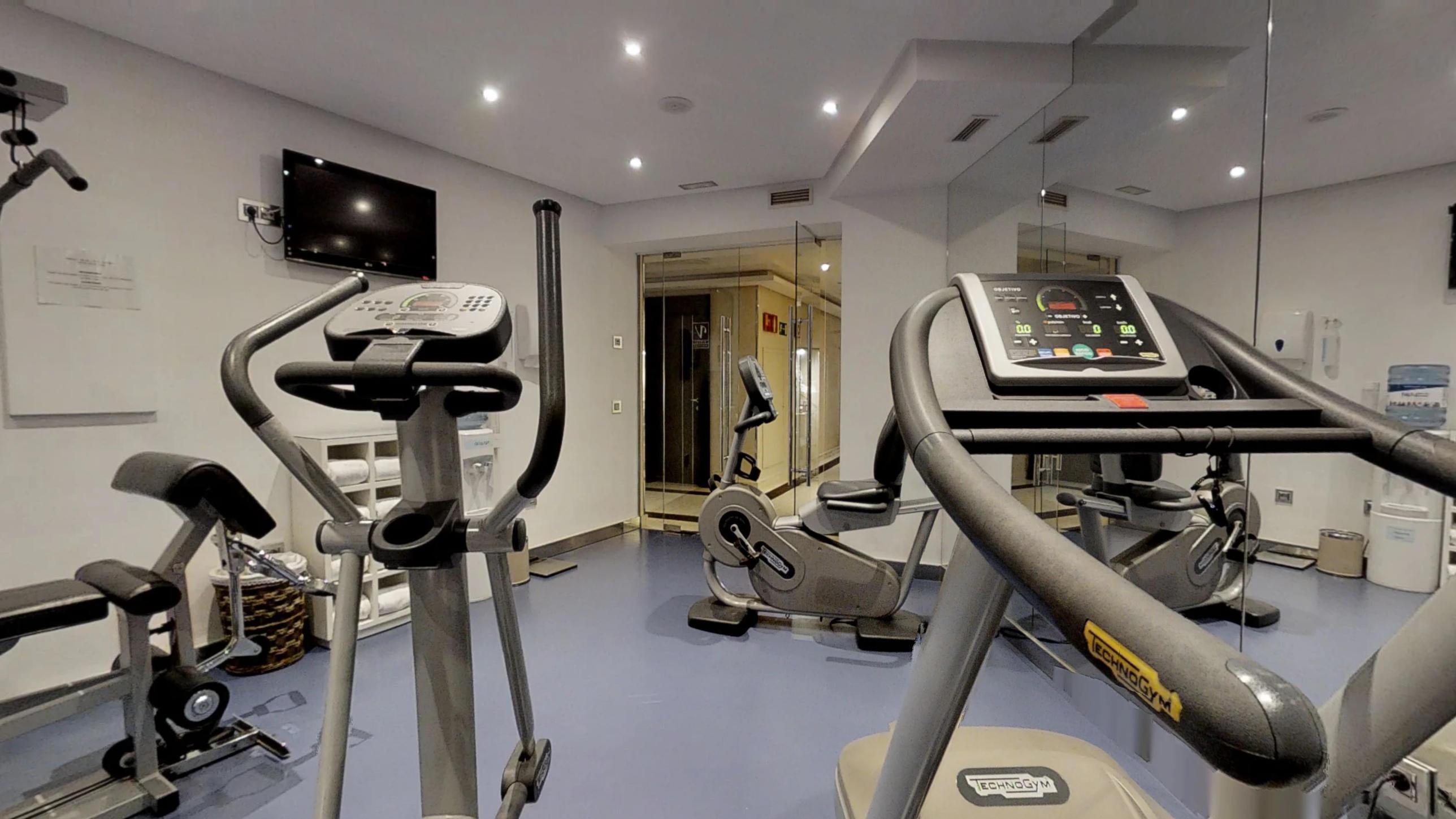 Vincci Selección Aleysa Benalmádena Exterior foto The gym at the hotel
