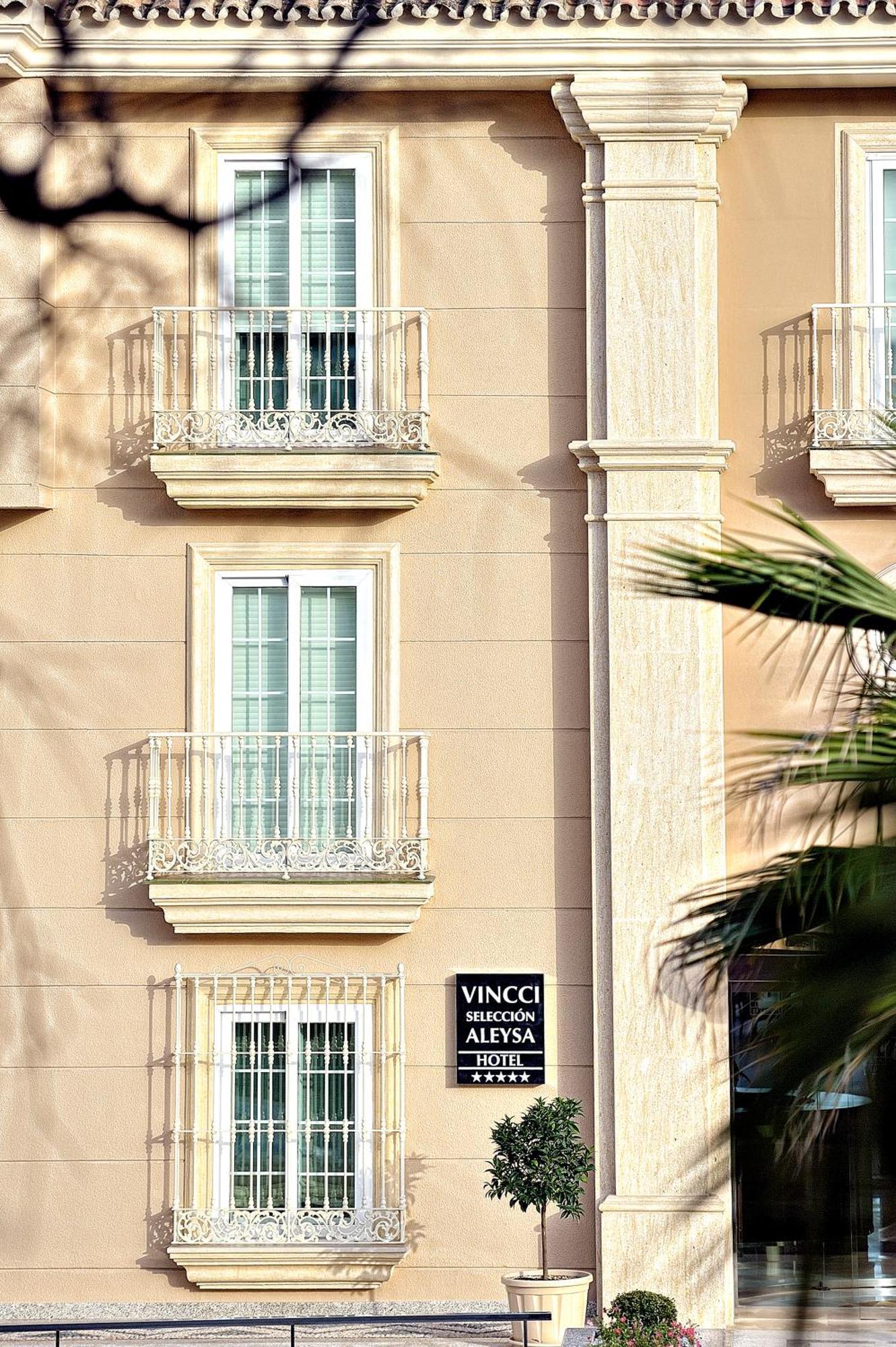 Vincci Selección Aleysa Benalmádena Exterior foto Facade of the hotel